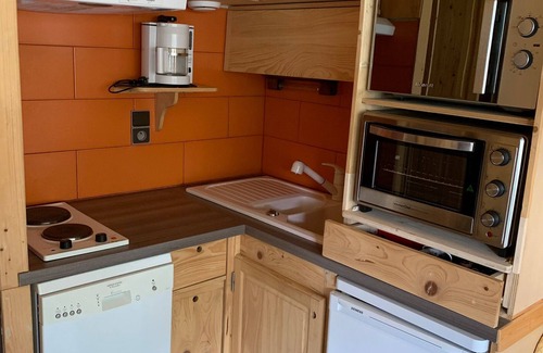 Champagny-en-Vanoise Apartment | Champagny-en-Vanoise: 19m² Studio for 4, balcony, pets allowed