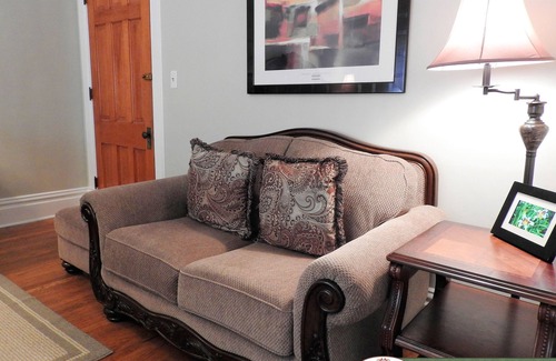 Champaign Bed & Breakfast | Champaign Garden Inn