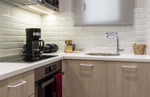 Neos Kosmos Apartment | Champions Apt in N. Kosmos neighbourhood