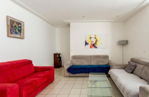 Champs-Elysees Apartment | Champs-Élysées Lincoln - 2BDR