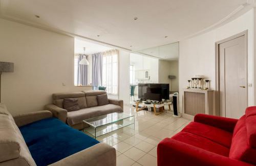 Champs-Elysees Apartment | Champs-Élysées Lincoln - 2BDR