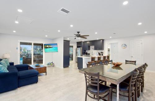 Mid Island House | Changes In Latitudes by Sun Palace Vacations