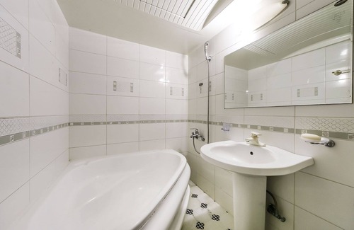 Masan Hotel | Changwon Masan White