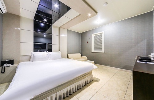 Sangnam-dong Hotel | Changwon Sangnam-dong Q