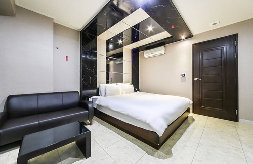 Sangnam-dong Hotel | Changwon Sangnam-dong Q