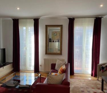 L'Antiga Esquerra de l'Eixample Apartment | Channing Apartment