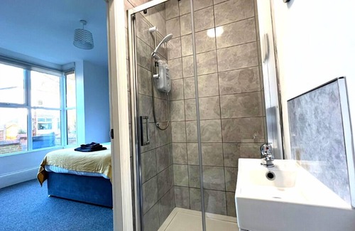 Grimsby Apartment | Chantry Suites by SA Stays