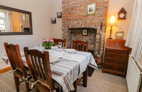 Muston House | Chapel Cottage
