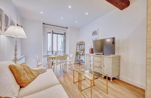 Pamplona City Centre Apartment | Chapitela 24 by Clabao