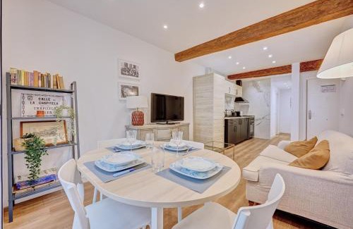 Pamplona City Centre Apartment | Chapitela 24 by Clabao