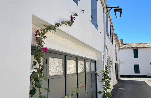 Saint-Clement-des-Baleines House | Charming village house, 5 bedrooms, courtyard, near beach and lighthouse
