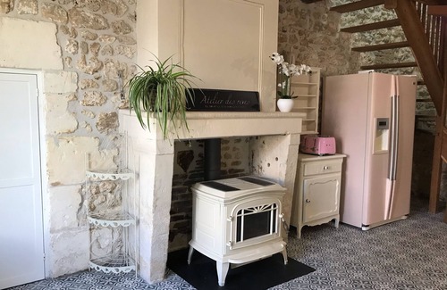 Saint-Simon-de-Pellouaille House | Charentaise 8 Personnes Avec Piscine à 25 Minutes de L'océan