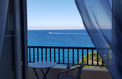 Porticciolo House | Character house overlooking the sea (20m away).4 bedrooms, 4 bathrooms