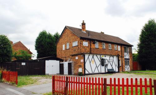 Stonnall Bed & Breakfast | Charde Guest House