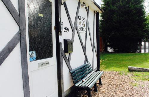 Stonnall Bed & Breakfast | Charde Guest House