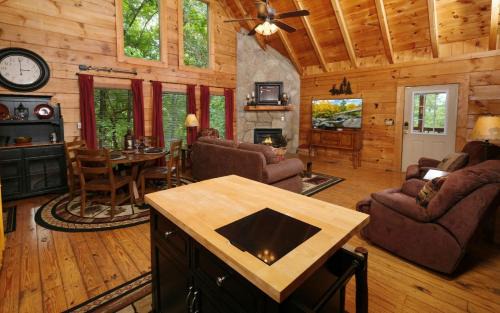 Pigeon Forge Villa | Chardonnay Getaway