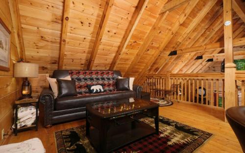 Pigeon Forge Villa | Chardonnay Getaway