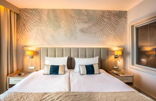 Kusadasi City Centre Hotel | Charisma De Luxe Hotel