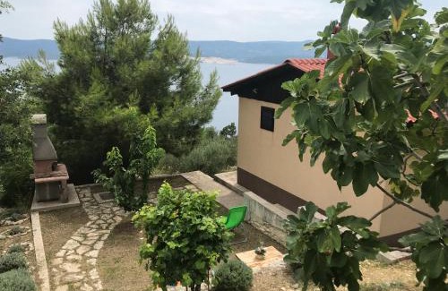 Lokva Rogoznica House | Charismatic Garden Cottage with Sea View