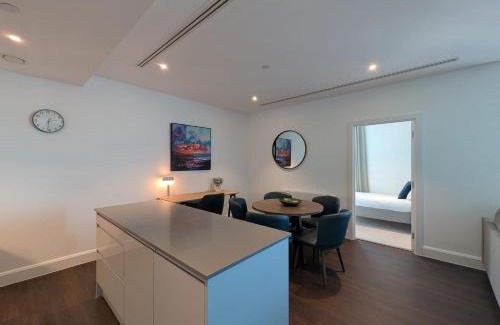 Canary Wharf Apartment | Charles Hope Canary Wharf South Quay