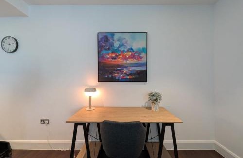 Canary Wharf Apartment | Charles Hope Canary Wharf South Quay