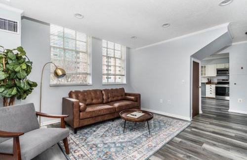 Thompson Square - Bunker Hill Apartment | Charlestown 2br w in-unit wd close to dining BOS-962