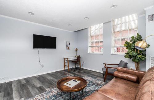 Thompson Square - Bunker Hill Apartment | Charlestown 2br w in-unit wd close to dining BOS-962