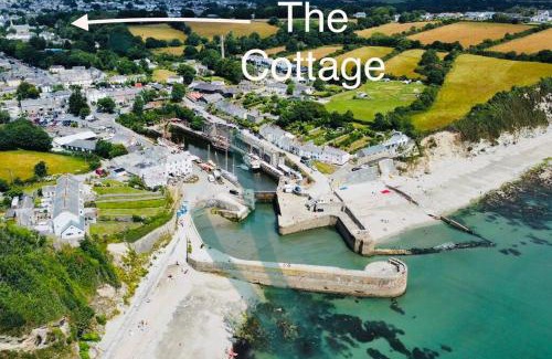 Charlestown House | Charlestown Cottage Harbour & Beach short walk!