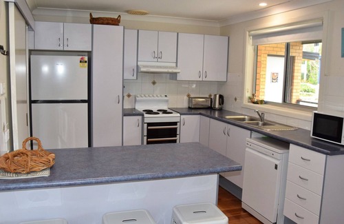 South West Rocks House | Charlie's Place - walk to the beach