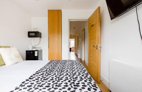 Lambeth House | Charlotte Double Room
