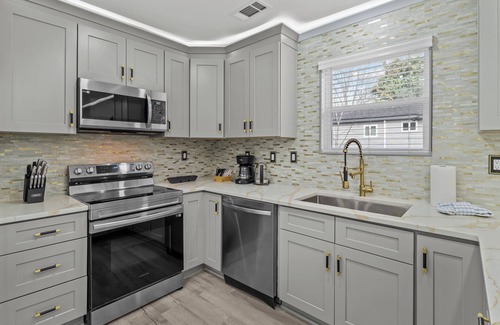 Charlotte House | Charlotte Retreat Luxury 4BR Heaven