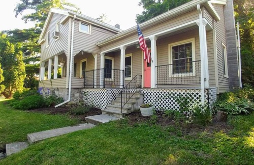 Town of Varick House | Charlotte's Lake Shore Cove