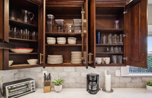 Northside House | Charm & Modern 1920s Craftsman Vintage Comfort