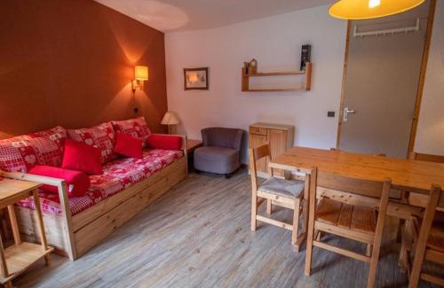 Les Avanchers-Valmorel Apartment | Charmant appartement 3 chambres avec balcon, proches des pistes et de l'ESF, animaux acceptés - FR-1-356-316