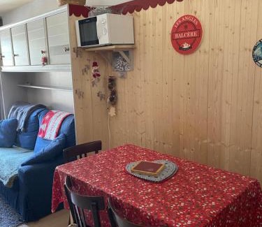 Les Angles Apartment | Charmant appartement avec parking privé dans une petite résidence très calme