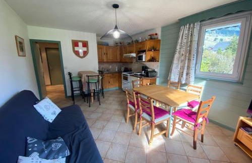 La Chapelle-d'Abondance Apartment | Charmant appartement au centre du village avec balcon et parking - FR-1-692-104