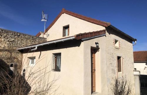 Saint-Bonnet-de-Rochefort House | Charmant gîte avec spa et jardin près de Vichy - FR-1-489-342