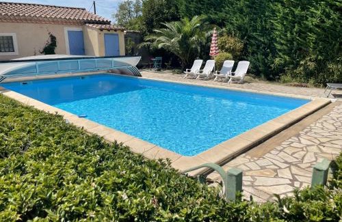 Tarascon Apartment | CHARMANT LOGEMENT AVEC PISCINE EN PROVENCE au premier étage d une villa