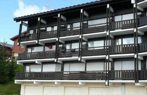 Les Saisies Apartment | Charmant studio alcôve Les Saisies - 4 pers, proche centre, balcon - FR-1-594-144