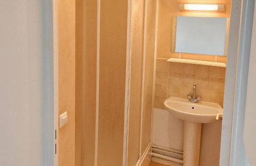 Coteaux Ouest Apartment | Charmant studio au calme linge et ménage inclus
