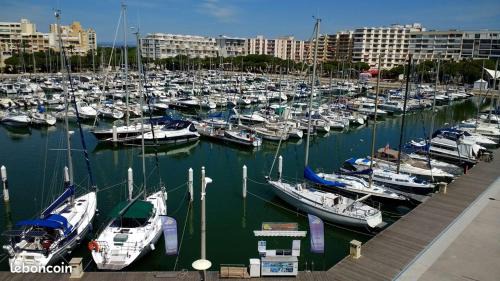 Carnon-Plage Apartment | Charmant studio Residence Carnon plage-Climatisation-Parking Prive