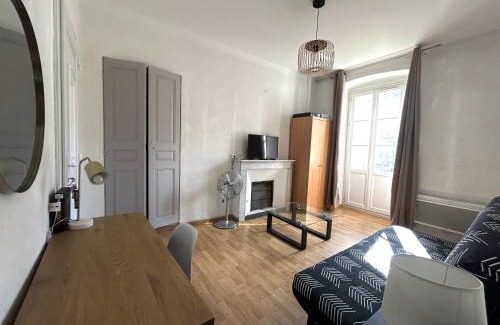 Corte Apartment | Charmant T1 plein centre Corte au 13 cours paoli wifi gratuit calme lumineux