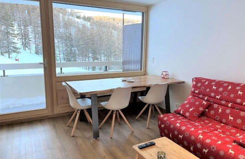 Les Claux Apartment | Charmant T2 cabine, rénové, 6 couchages, à 20m des pistes, parking privé – Vars Les Claux - FR-1-330B-208