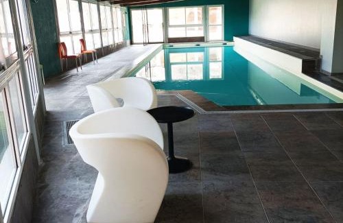 Jausiers Apartment | Charmant T2 dans un château à Jausiers, piscine et sauna, idéal pour 4 personnes - FR-1-165B-42