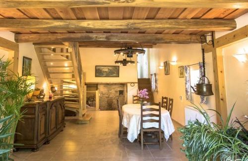 Le Clerjus Bed & Breakfast | Charmante Chambre "Rubis" avec Terrasse et Vue sur Étangs dans une Ferme Rénovée - FR-1-589-532