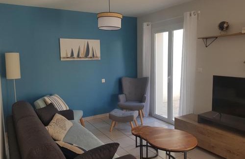 La Tranche-sur-Mer House | Charmante maison rénovée avec terrasse, proche mer, La Tranche-sur-Mer, 6 pers, Wifi, parking. - FR-1-194-224