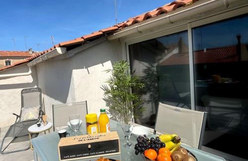 Beziers Apartment | Charme urbain sous les toits-Terrasse/Clim/Parking