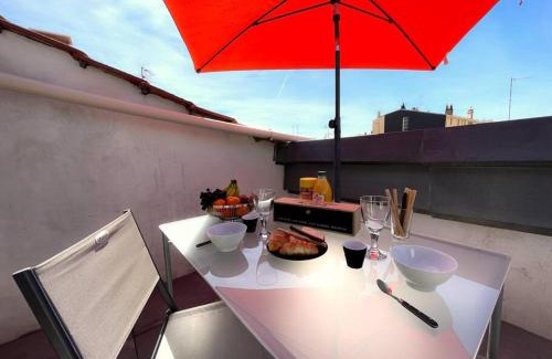 Beziers Apartment | Charme urbain sous les toits-Terrasse/Clim/Parking