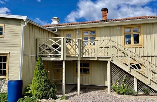 Eskilstuna Apartment | Charmigt sekelskifteshus med närhet till det mesta