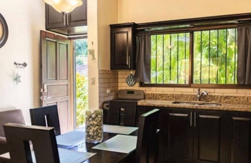 Santa Barbara Apartment | Charming studio in beautiful Ocotal with AC, WiFi, walking distance to beach